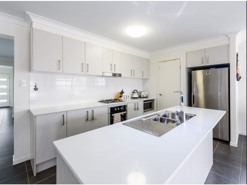 20 Azure Way, Coomera QLD 4209