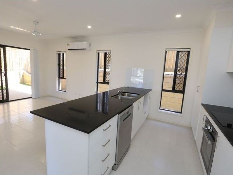 39 Augusta Boulevard, Pimpama QLD 4209