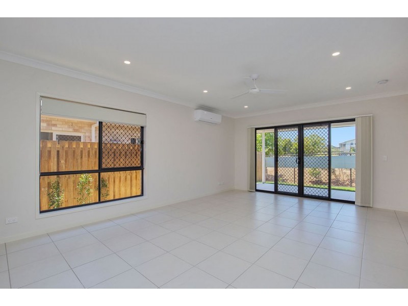 37 Oxford St, Pimpama QLD 4209