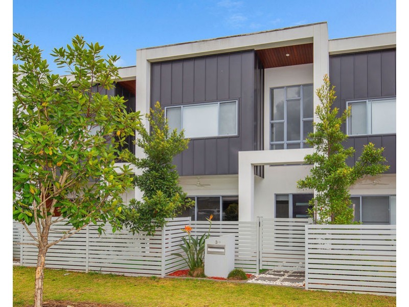 3/3 Gatina Crescent, Coomera QLD 4209