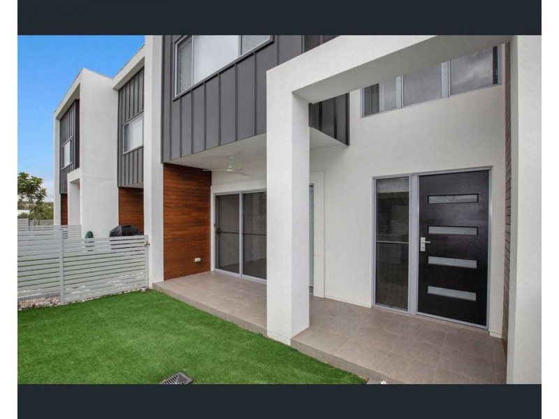 3/3 Gatina Crescent, Coomera QLD 4209