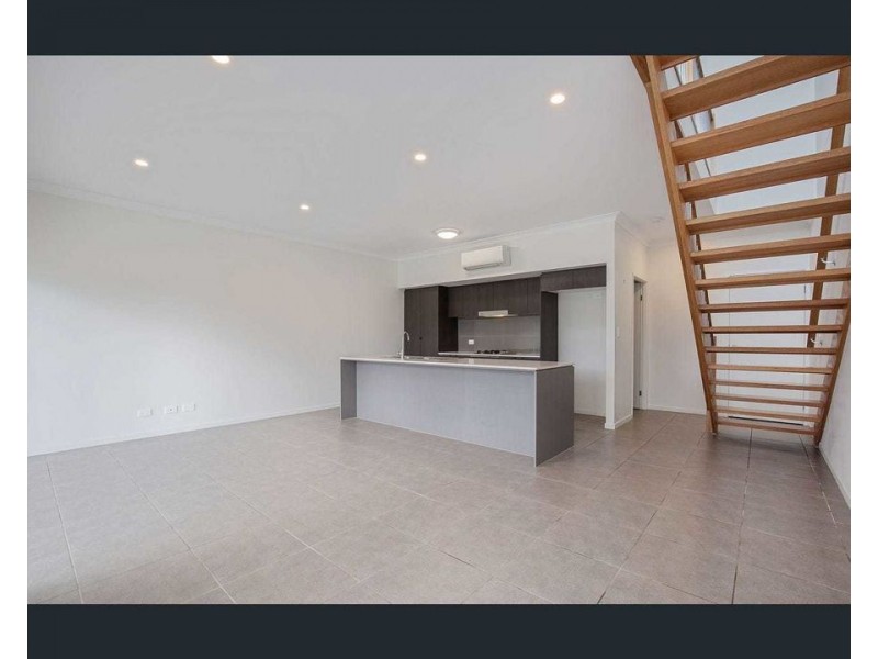 3/3 Gatina Crescent, Coomera QLD 4209