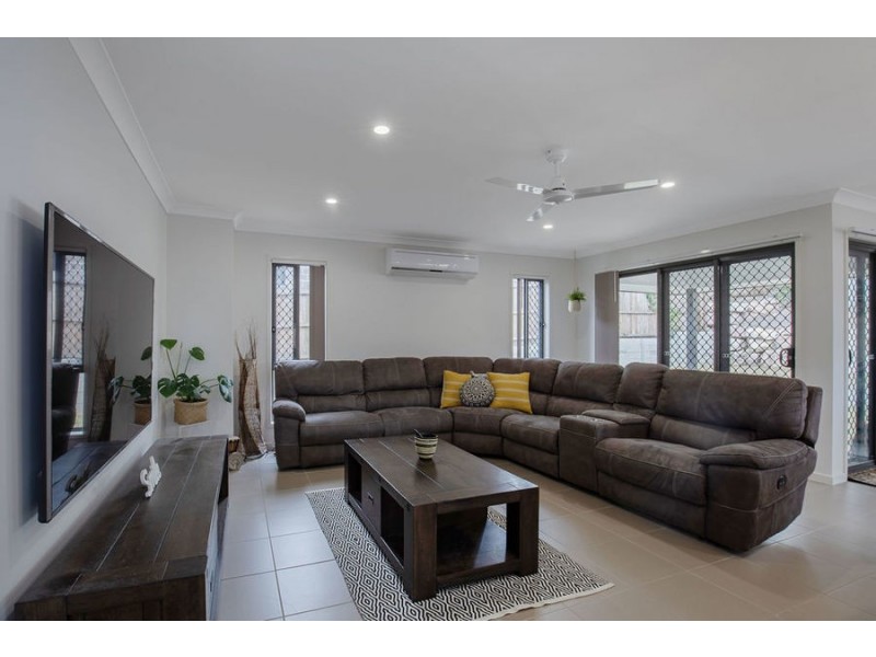 17 Allington Circuit, Maudsland QLD 4210