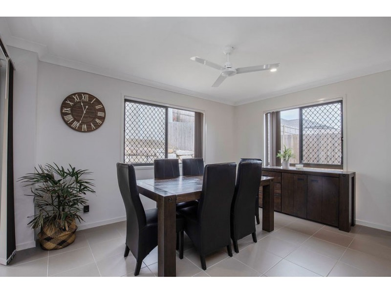 17 Allington Circuit, Maudsland QLD 4210