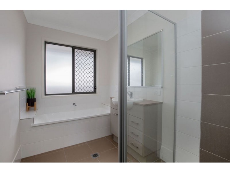 17 Allington Circuit, Maudsland QLD 4210