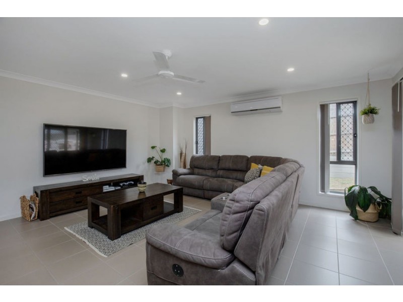 17 Allington Circuit, Maudsland QLD 4210