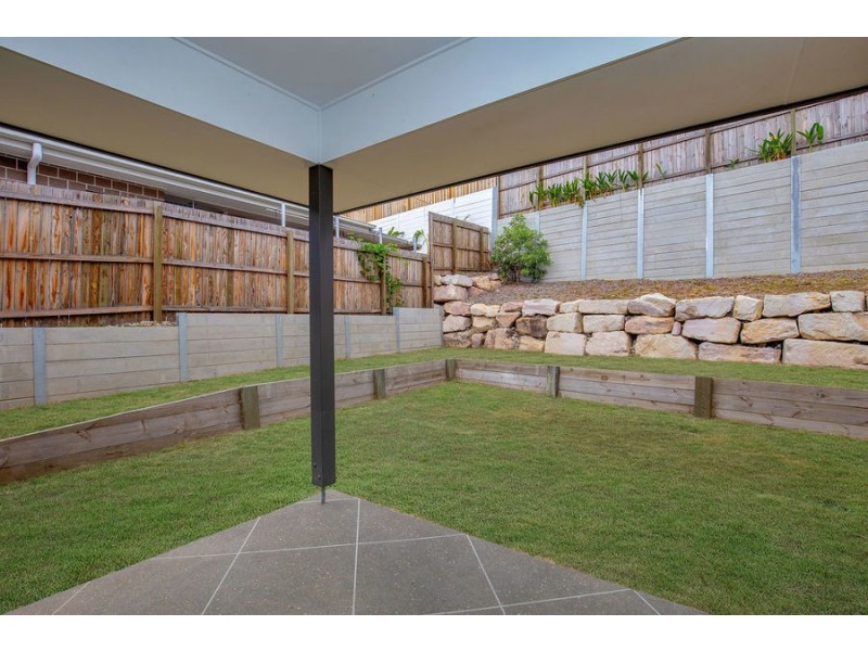 17 Allington Circuit, Maudsland QLD 4210