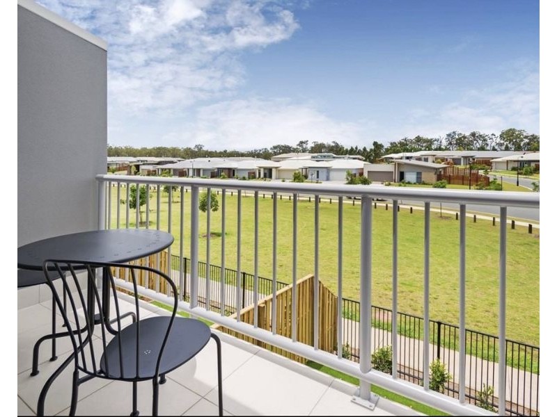 4/16 Bottle Brush Circuit, Coomera QLD 4209
