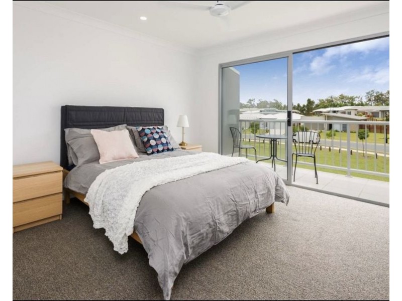 4/16 Bottle Brush Circuit, Coomera QLD 4209
