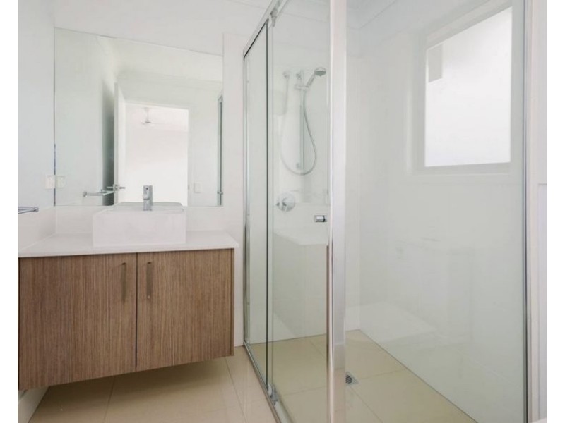 4/16 Bottle Brush Circuit, Coomera QLD 4209