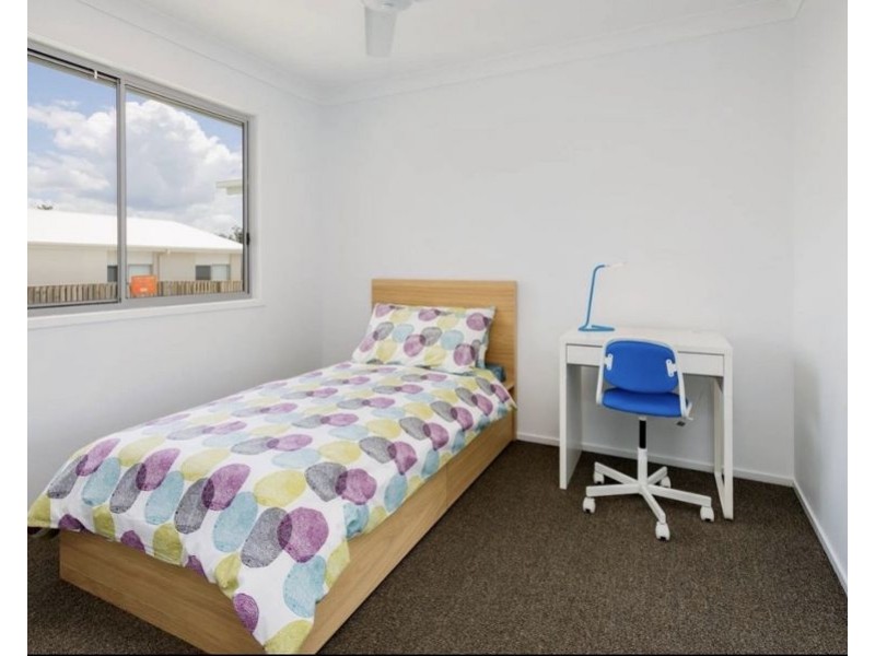 4/16 Bottle Brush Circuit, Coomera QLD 4209