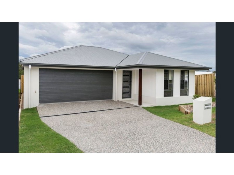 32 Looby Crescent, Pimpama QLD 4209