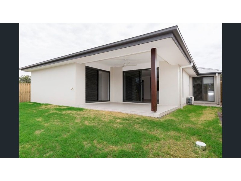 32 Looby Crescent, Pimpama QLD 4209