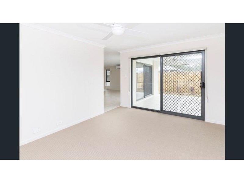 32 Looby Crescent, Pimpama QLD 4209
