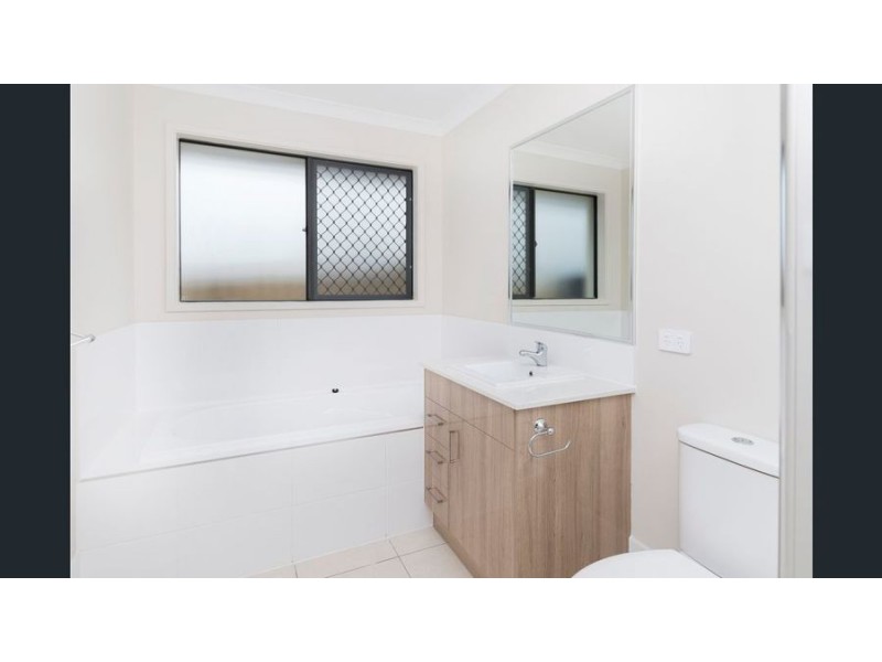 32 Looby Crescent, Pimpama QLD 4209