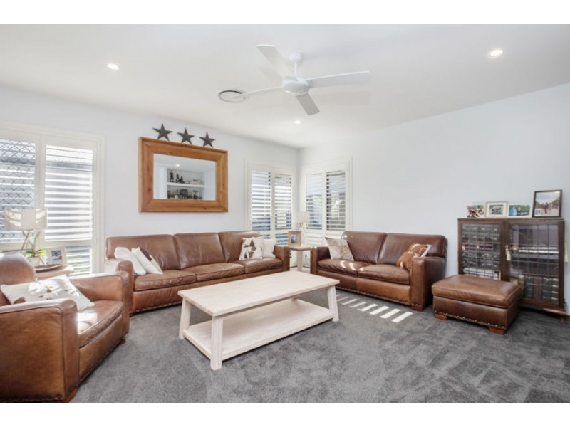 10 Rundle Ave, Pimpama QLD 4209