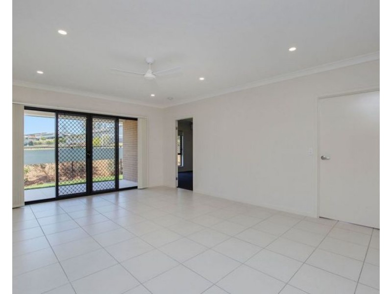 25 Oxford St, Pimpama QLD 4209