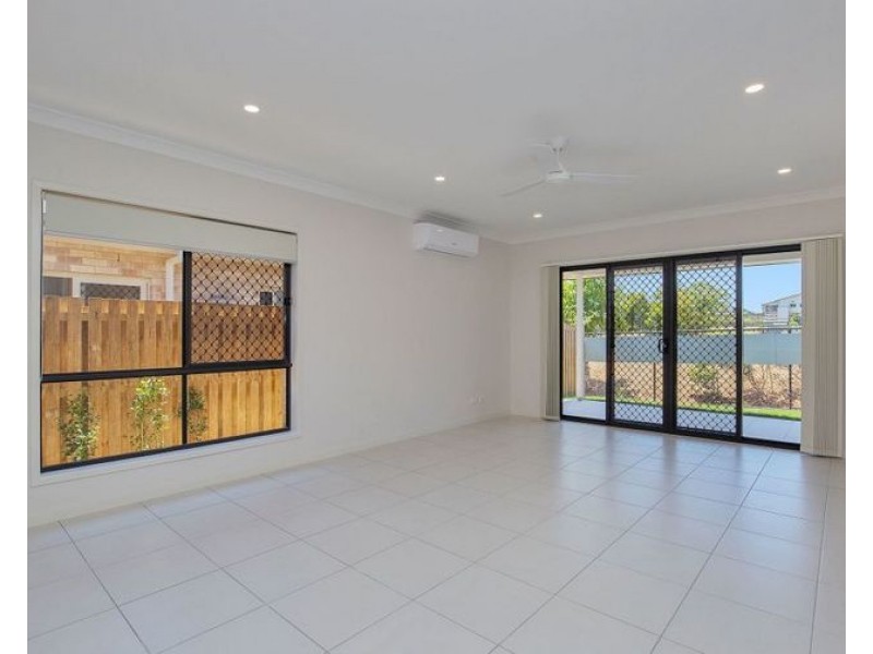 25 Oxford St, Pimpama QLD 4209