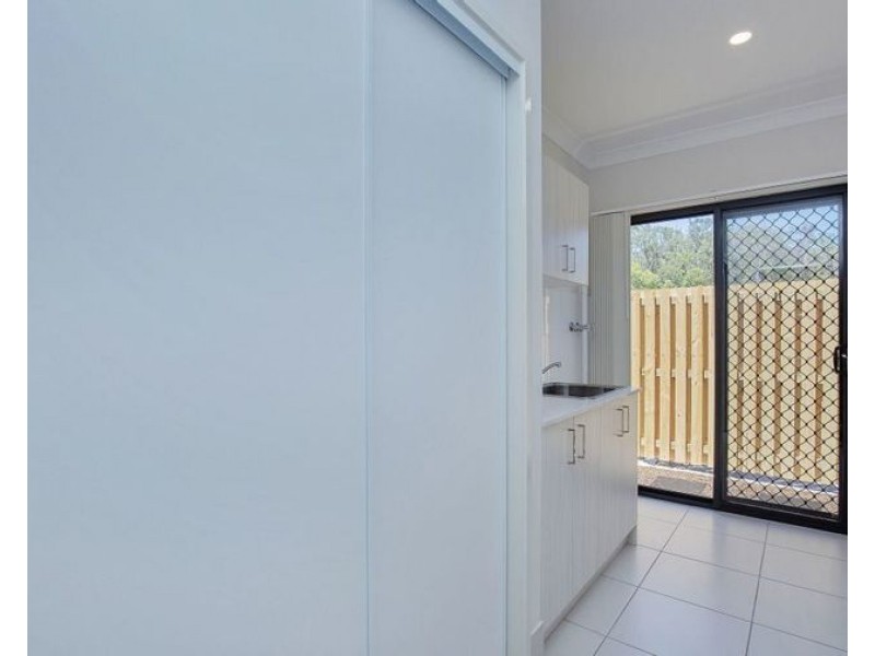 27 Oxford St, Pimpama QLD 4209