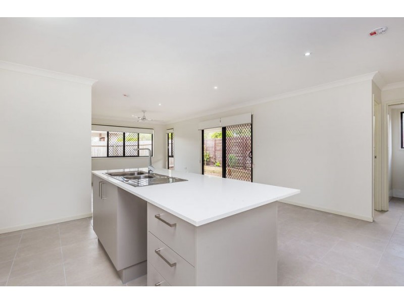 2/1 Moonlight Lane, Coomera QLD 4209