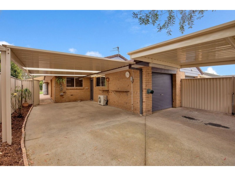 1/144 Kumbari Ave, Labrador QLD 4215