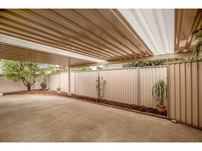 1/144 Kumbari Ave, Labrador QLD 4215