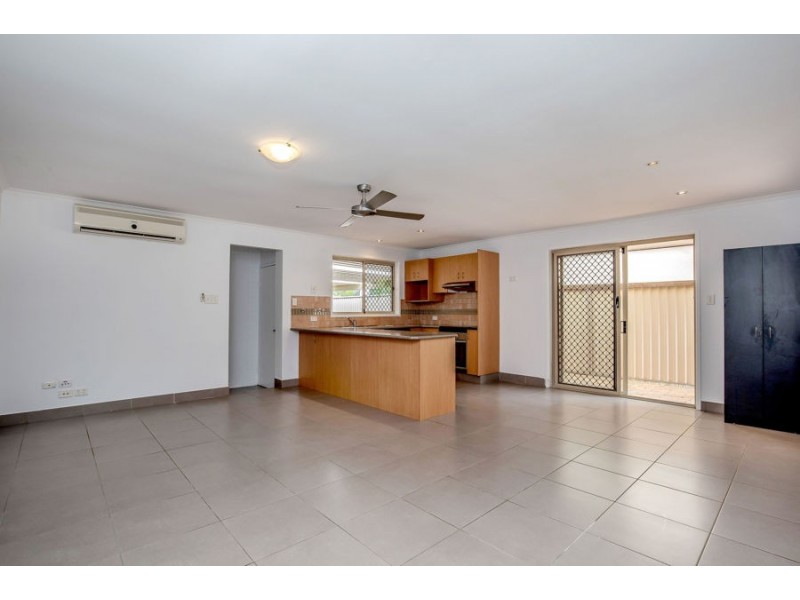 1/144 Kumbari Ave, Labrador QLD 4215