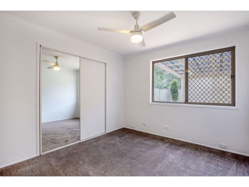 1/144 Kumbari Ave, Labrador QLD 4215