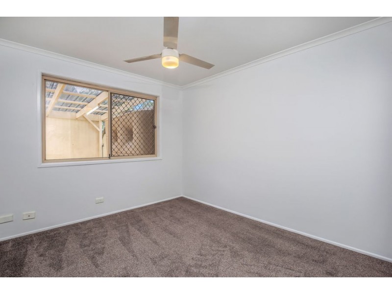 1/144 Kumbari Ave, Labrador QLD 4215