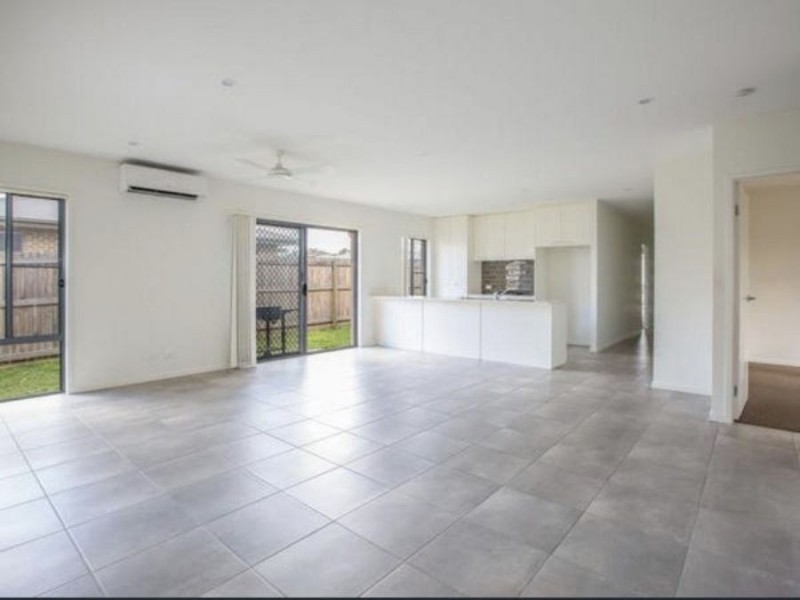 27 Bladensburg Drive, Waterford QLD 4133