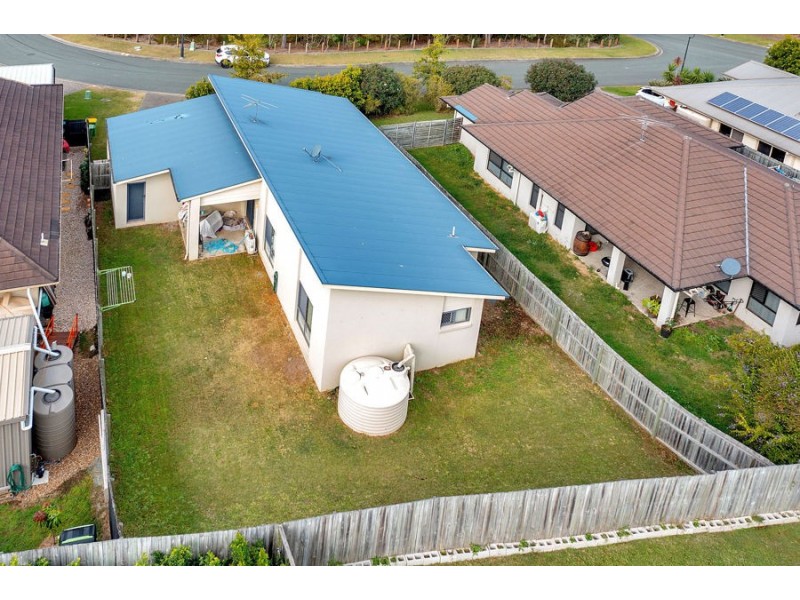 8 Stoneleigh Way, Holmview QLD 4207