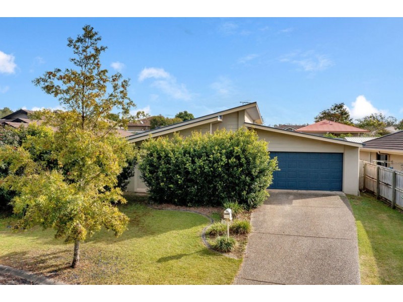 8 Stoneleigh Way, Holmview QLD 4207