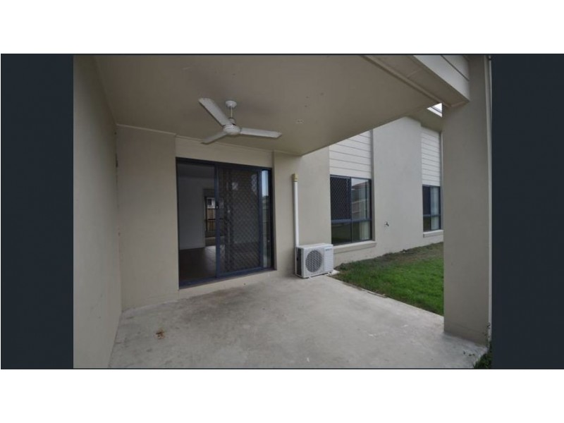 8 Stoneleigh Way, Holmview QLD 4207