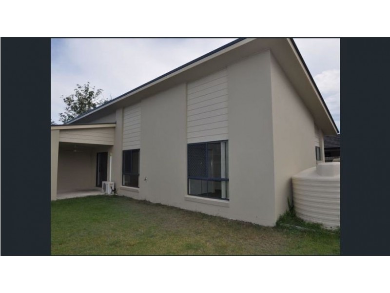 8 Stoneleigh Way, Holmview QLD 4207