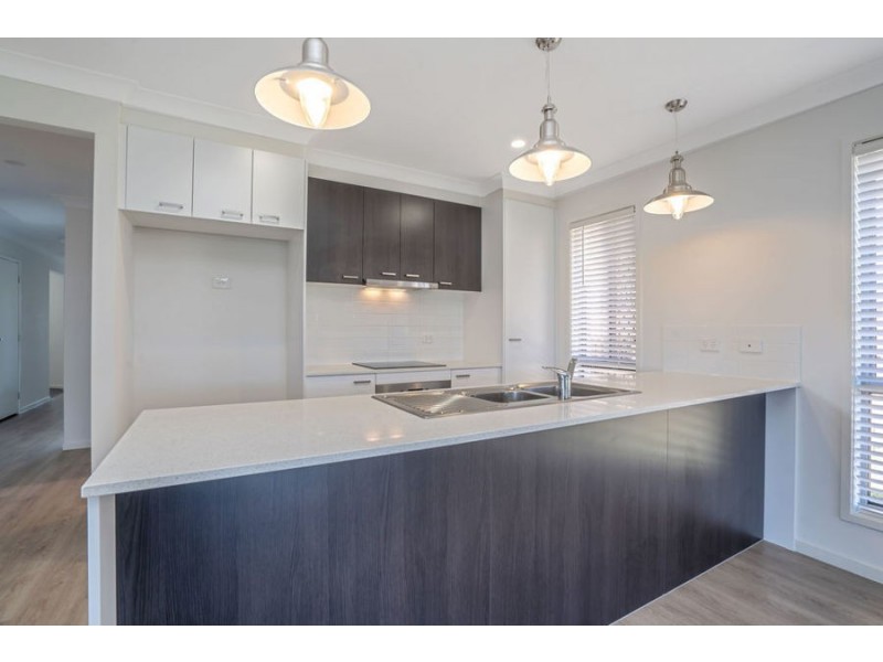68 Great Sandy Circuit, Pimpama QLD 4209
