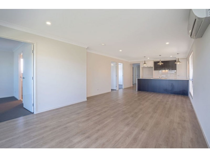 68 Great Sandy Circuit, Pimpama QLD 4209