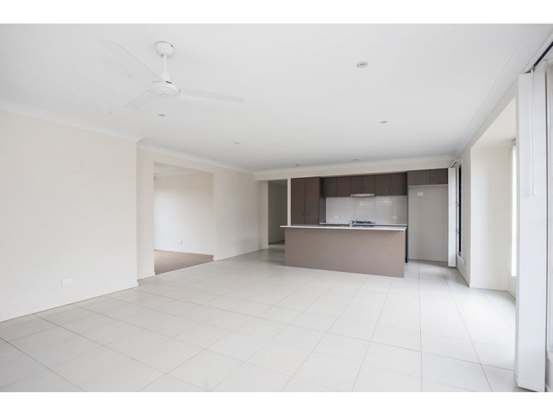 18 Cypress Circuit, Coomera QLD 4209