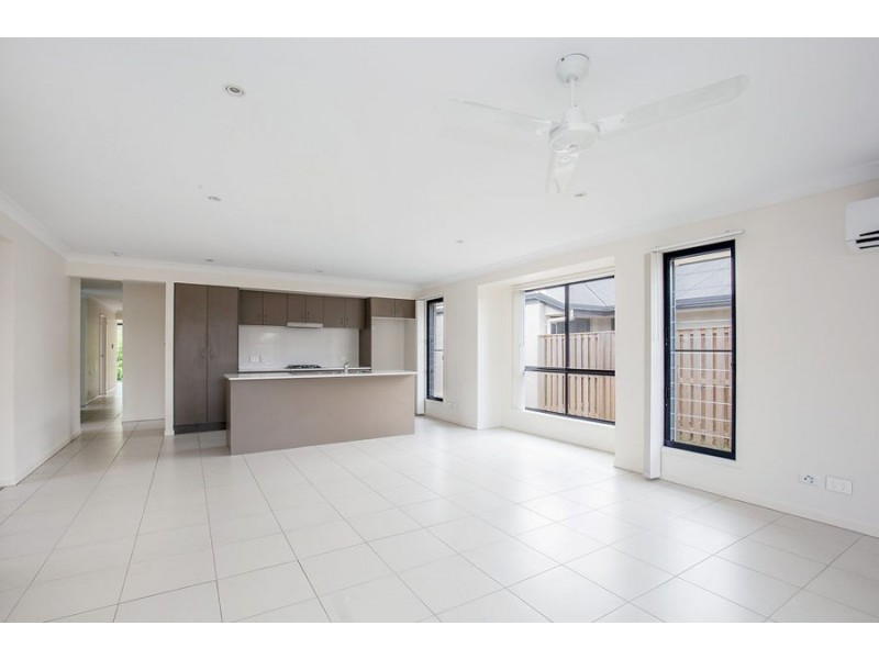 18 Cypress Circuit, Coomera QLD 4209