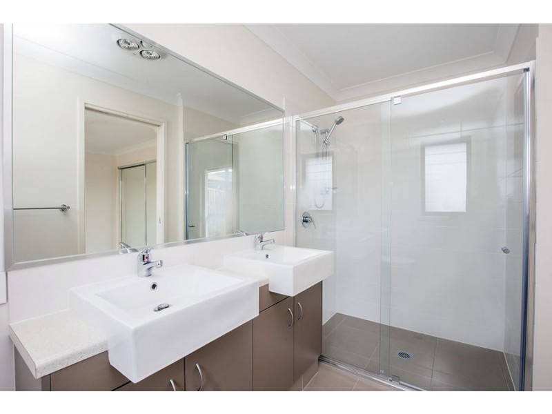 18 Cypress Circuit, Coomera QLD 4209