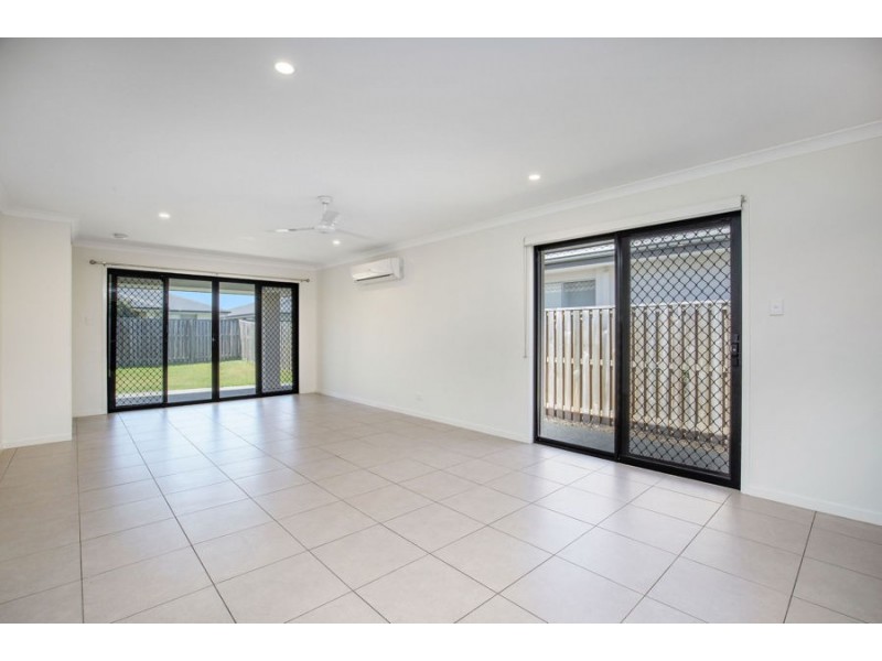 53 Ningaloo Drive, Pimpama QLD 4209