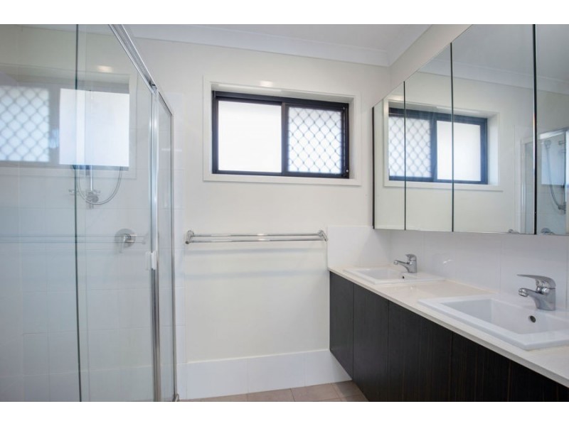 53 Ningaloo Drive, Pimpama QLD 4209