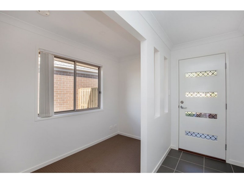 4 Oxford St, Pimpama QLD 4209
