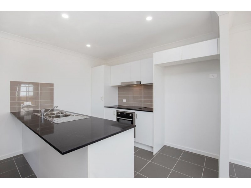 4 Oxford St, Pimpama QLD 4209