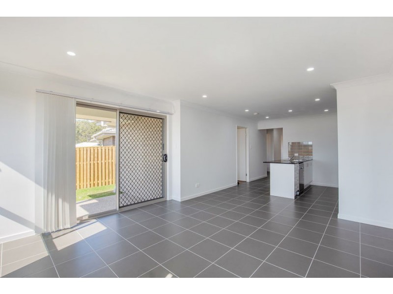 4 Oxford St, Pimpama QLD 4209