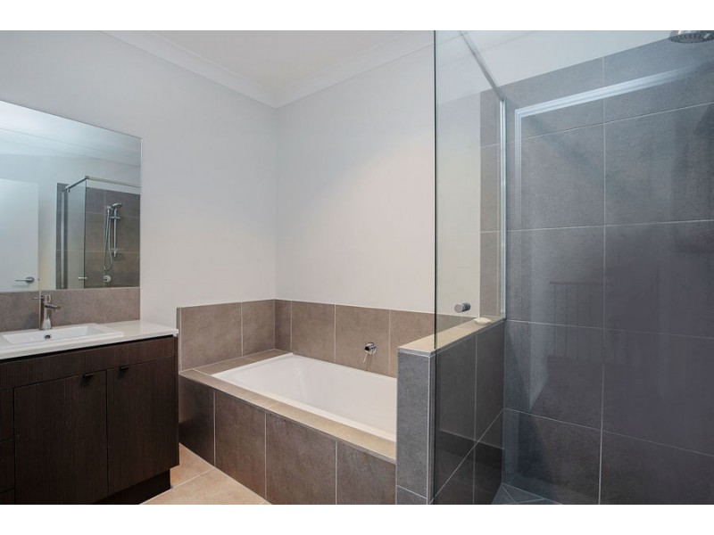 3/3 Gatina Crescent, Coomera QLD 4209