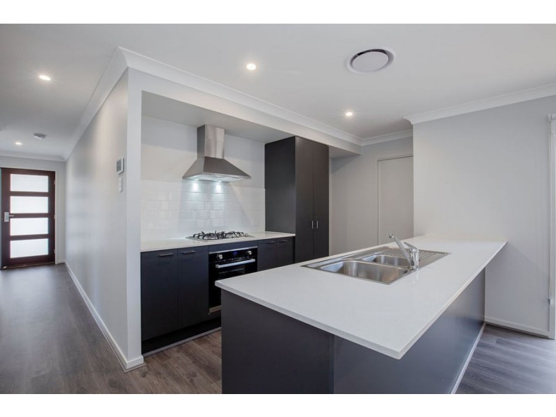 62 Lindeman Circuit, Pimpama QLD 4209