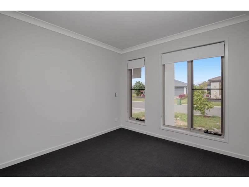 62 Lindeman Circuit, Pimpama QLD 4209