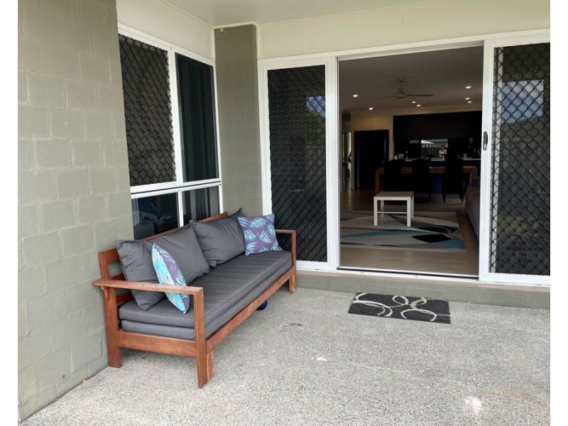 4 HIbiscus Crescent, Maudsland QLD 4210