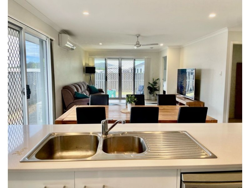 4 HIbiscus Crescent, Maudsland QLD 4210