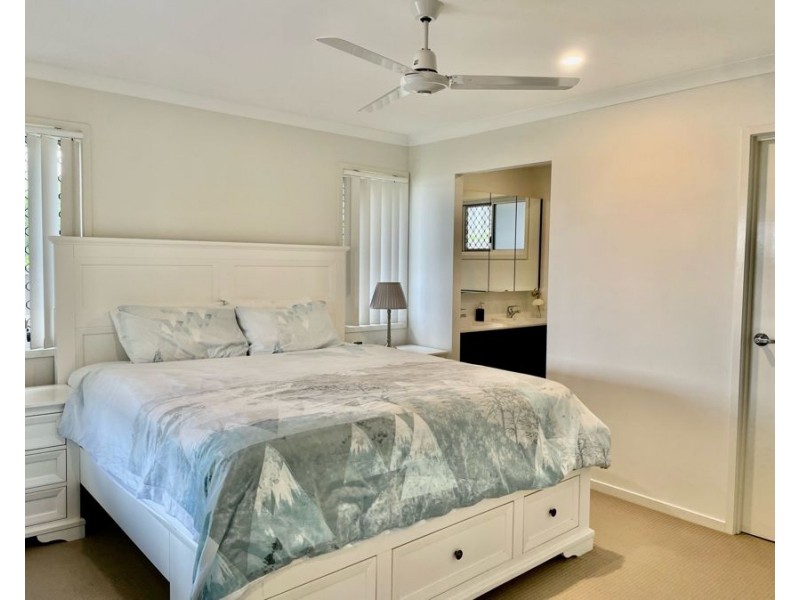 4 HIbiscus Crescent, Maudsland QLD 4210